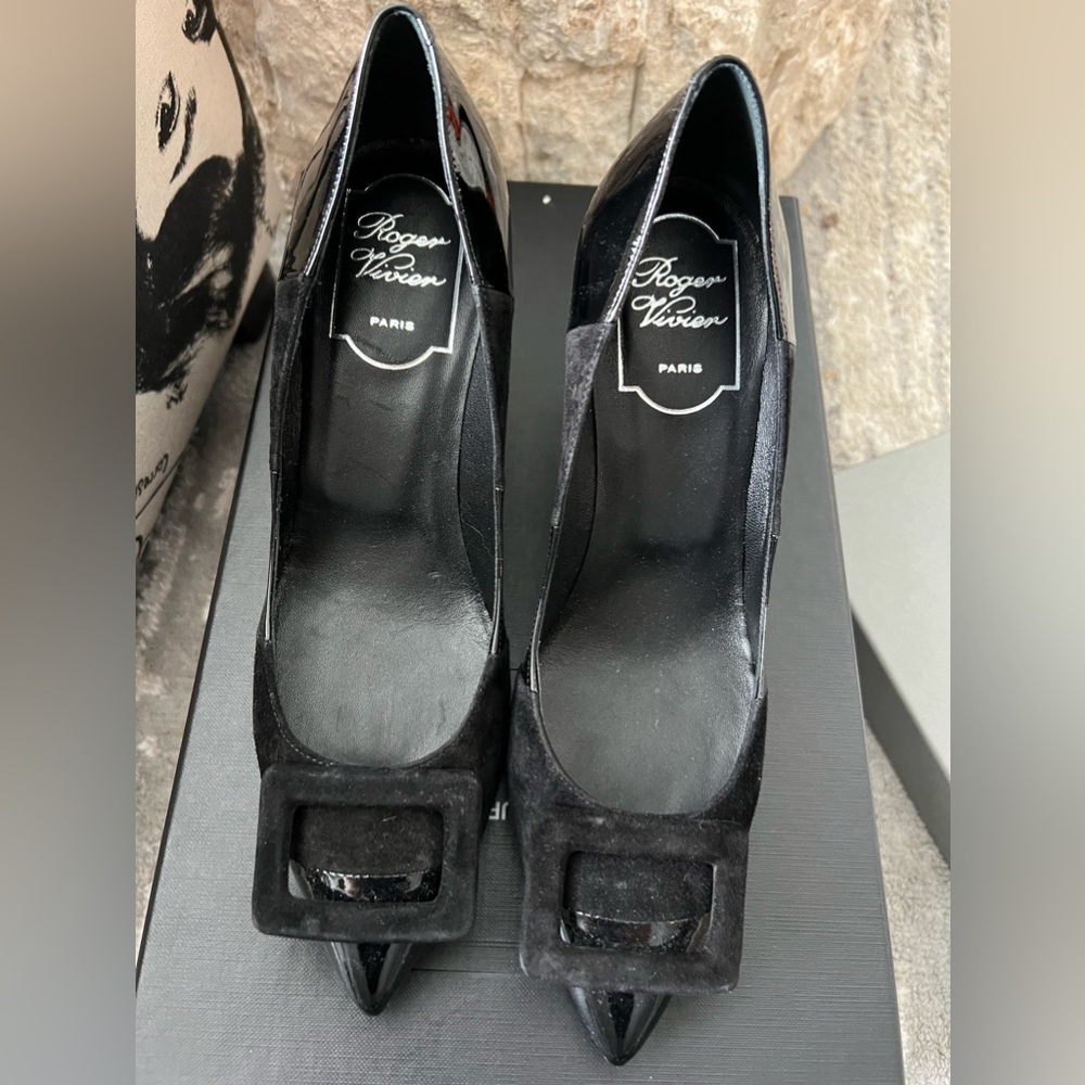 SOLD ! Roger Vivier Buckle Heels